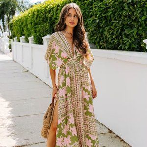 (Brand new, never worn) A WORLD TO SEE FLORAL SLIT MIDI DRESS